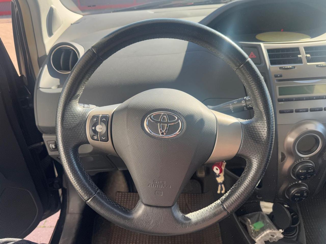 Toyota Yaris Sol 1.4 D-4D #10581