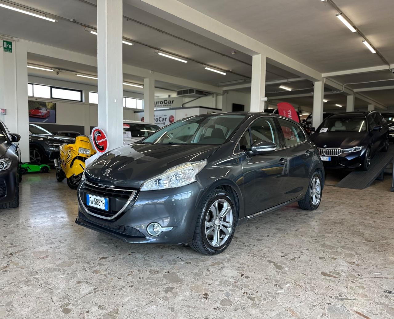 Peugeot 208 1.4 HDi 68 CV 5P Allure 09/2015 Neopatentati