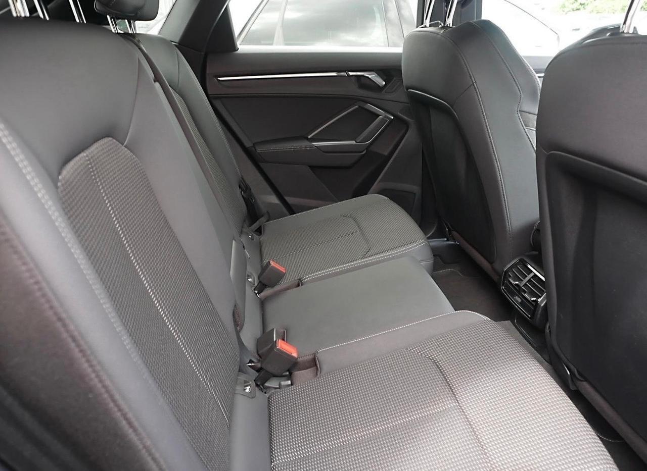 Audi Q3 45 TFSI S tronic S LINE interno esterno