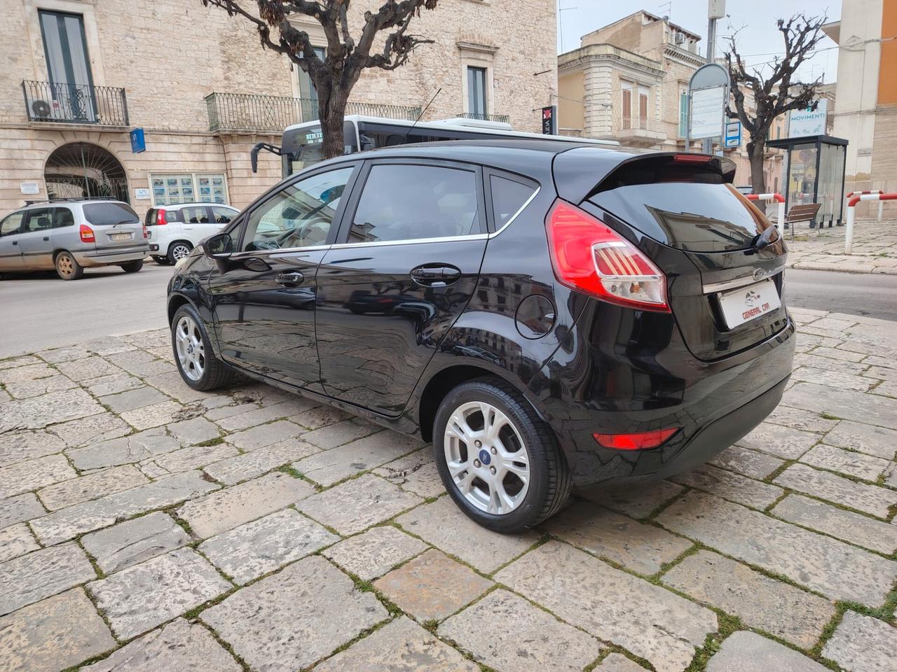 Ford Fiesta 1.5 TDCi 75CV 5 porte Titanium