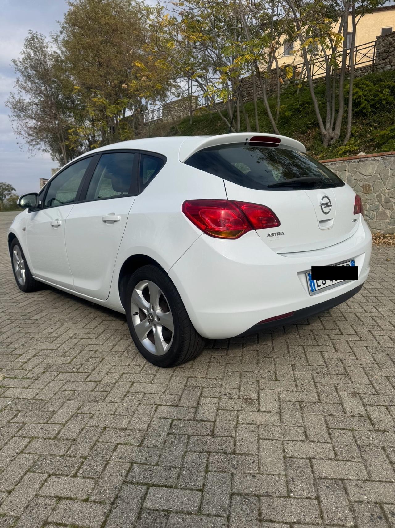 Opel Astra 1.7 CDTI 110CV *COSMO* 2011