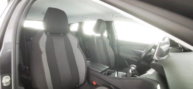 PEUGEOT 3008 BlueHDi 130 S&S Active Business