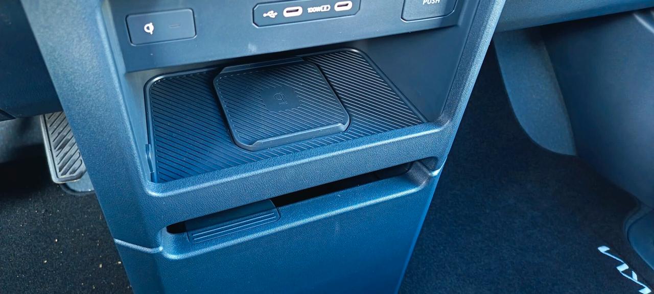 Kia PV5 PASSENGER LR 5S EARTH