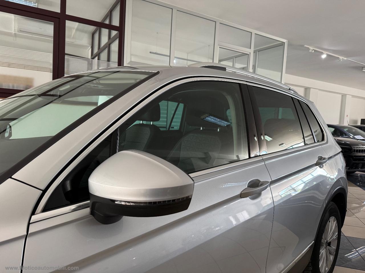 VOLKSWAGEN Tiguan 2.0 TDI 150CV SCR DSG Life FARI FULL LED - CONDIZIONI ECCELLENTI