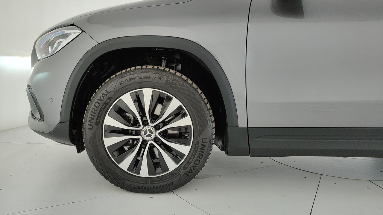 Mercedes-Benz GLA-H247 2020 - GLA 180 d Executive auto