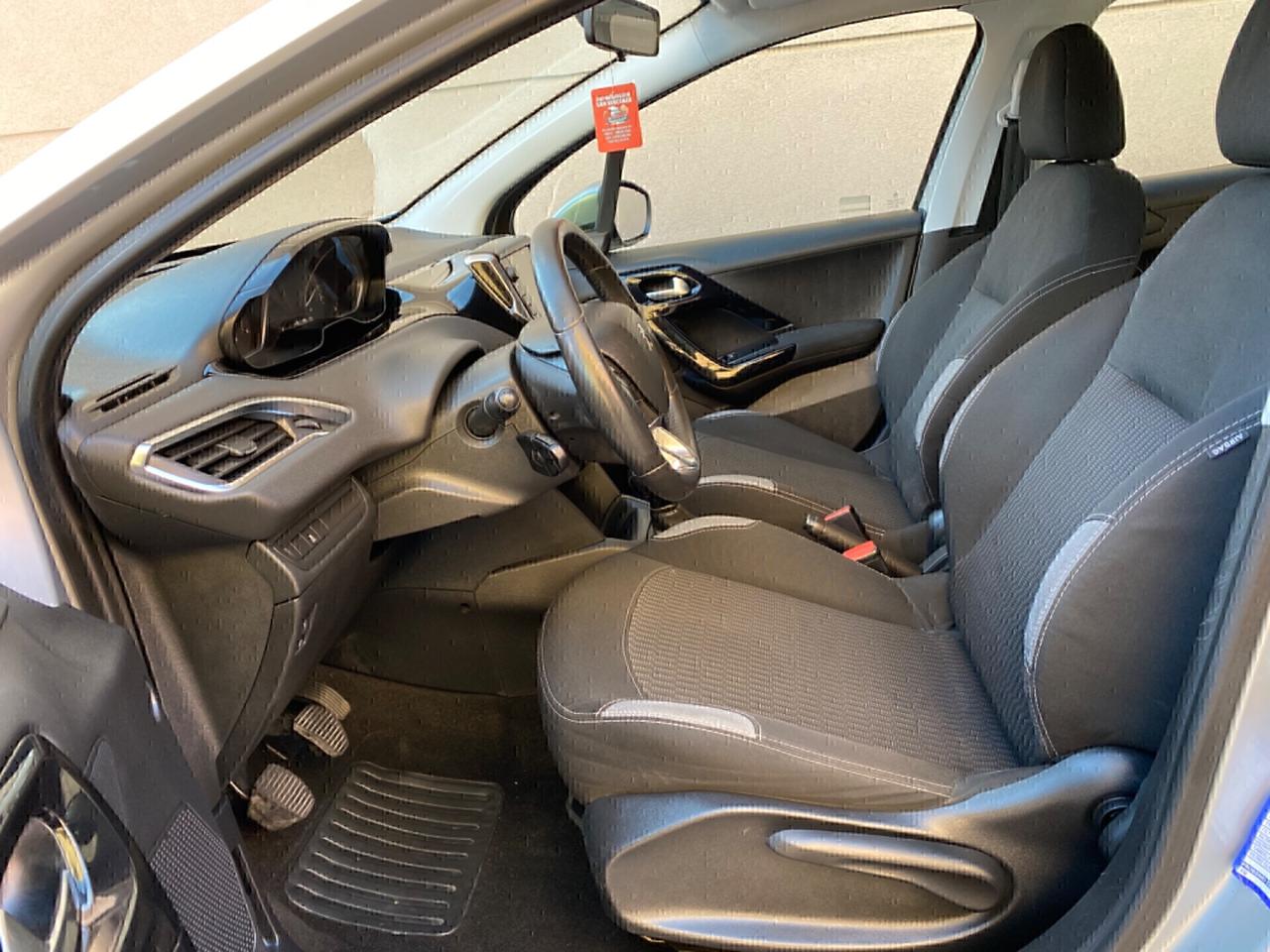 Peugeot 208 1.2 Benzina