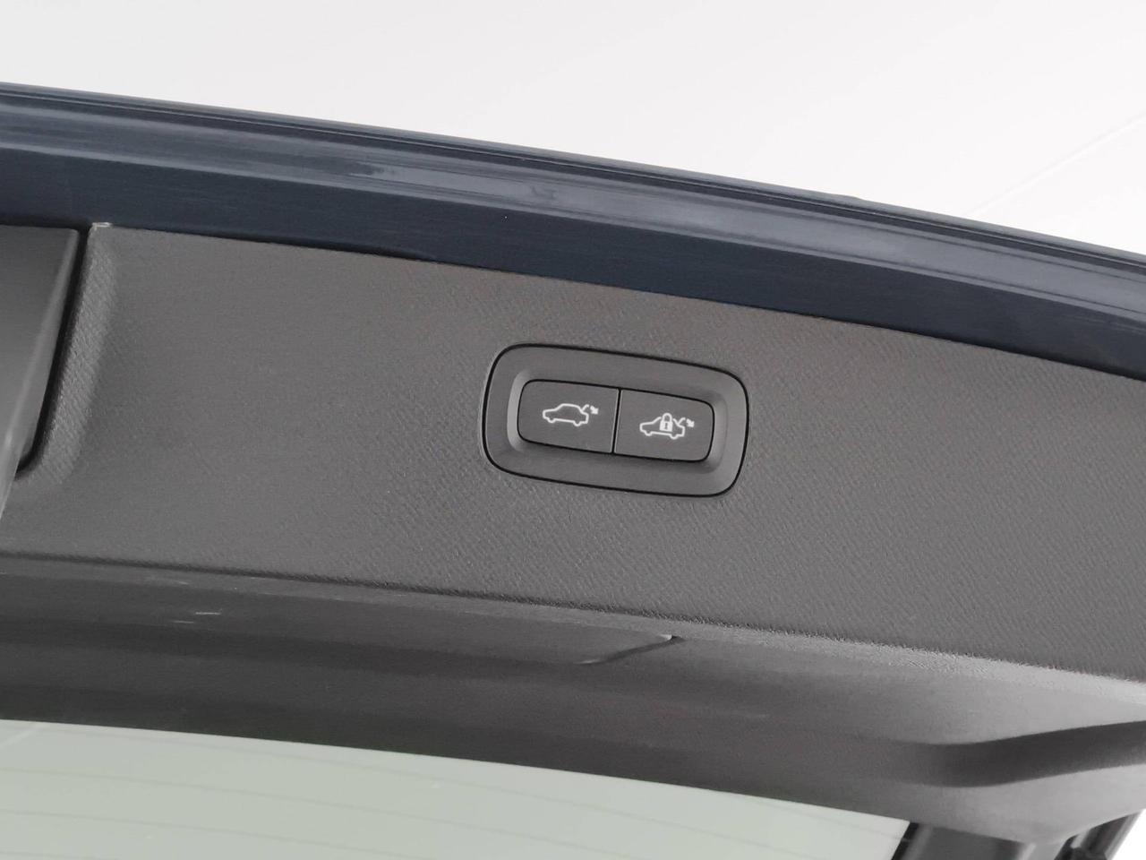 Volvo XC90 2.0 b5 Core awd 7 Posti