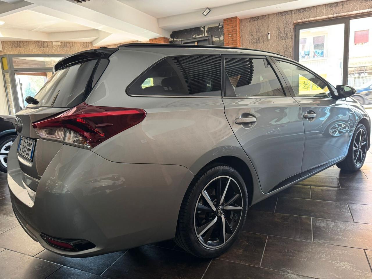 Toyota Auris Touring Sports 1.8 Hybrid Style