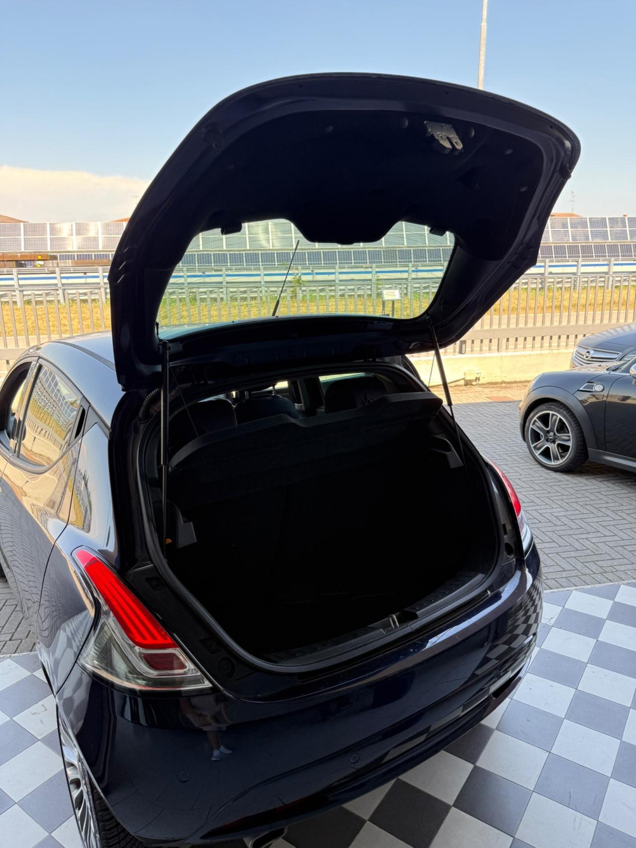 Lancia Ypsilon 1.3 MJT 16V 95 CV 5 porte S&S Platinum