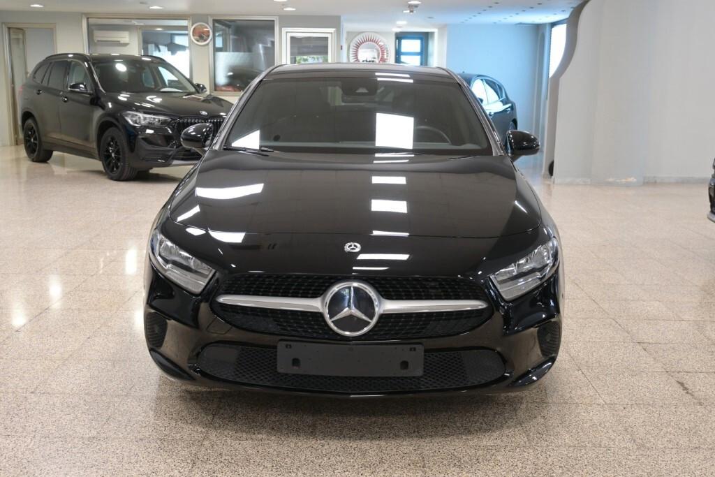 Mercedes-benz A 180 180D 115CV 6M BUSINESS SOLUTION ( PELLE - PDC NAVI PREMIUM TELECAMERA POST. ) CC. 1461