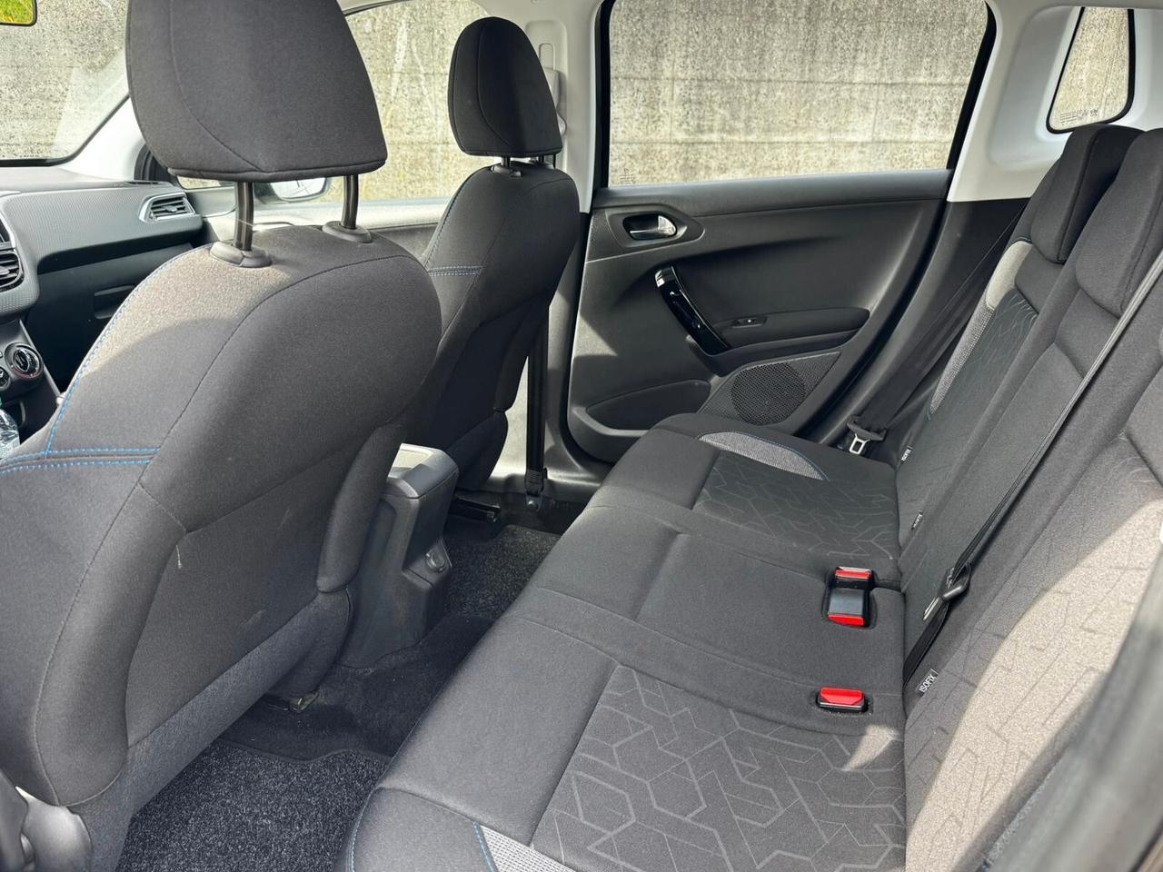 Peugeot 2008 PureTech 82 S&S Allure