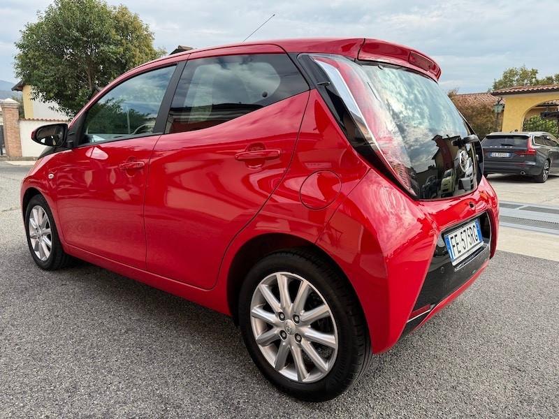Toyota Aygo 1.0 VVT-i 69 CV 5 porte 9900 KM