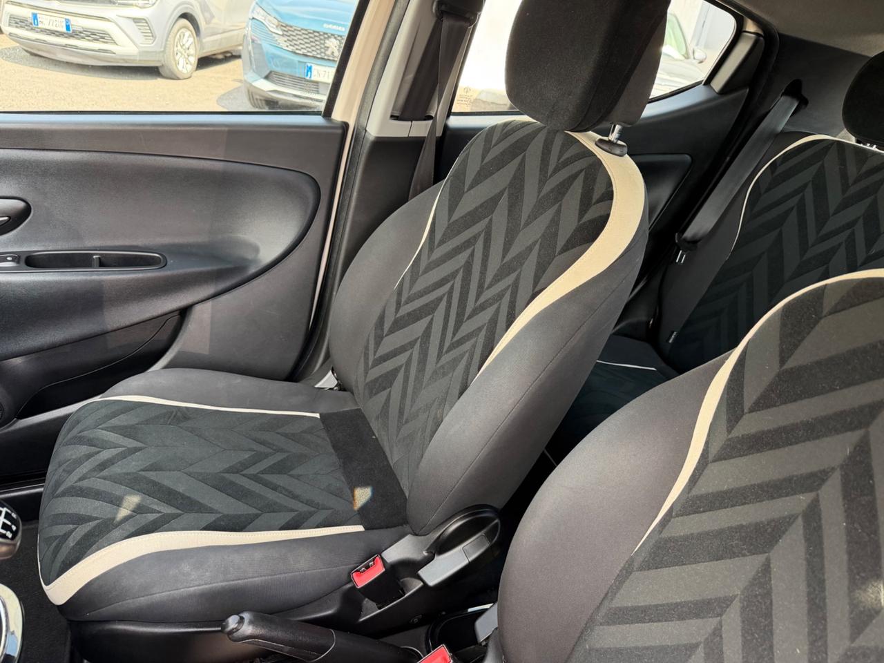 Lancia Ypsilon 1.2 69 CV 5 porte Gold Opening Edition