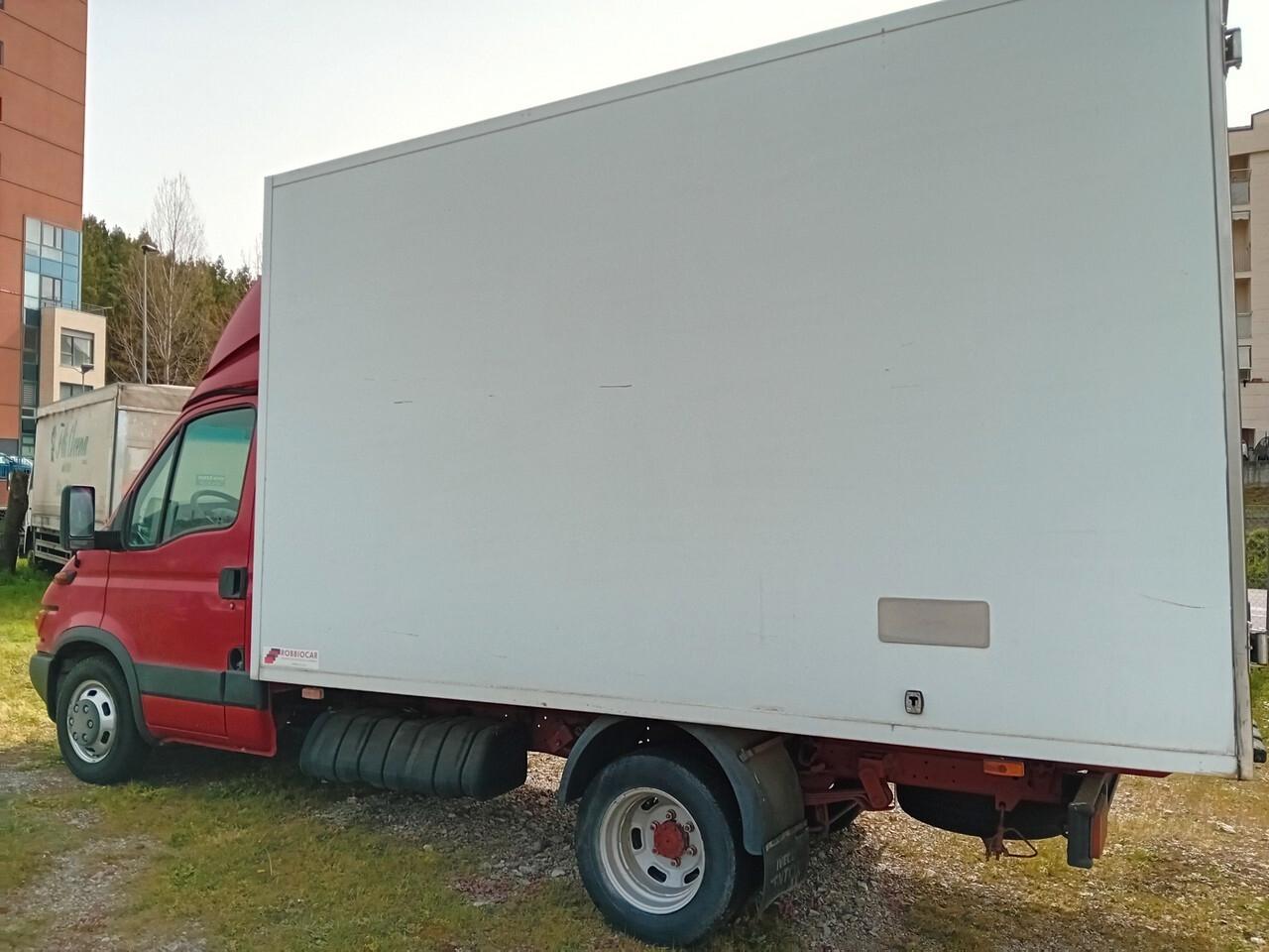 IVECO TURBO DAILY 35C13 CON CASSONE ISOTERMICO