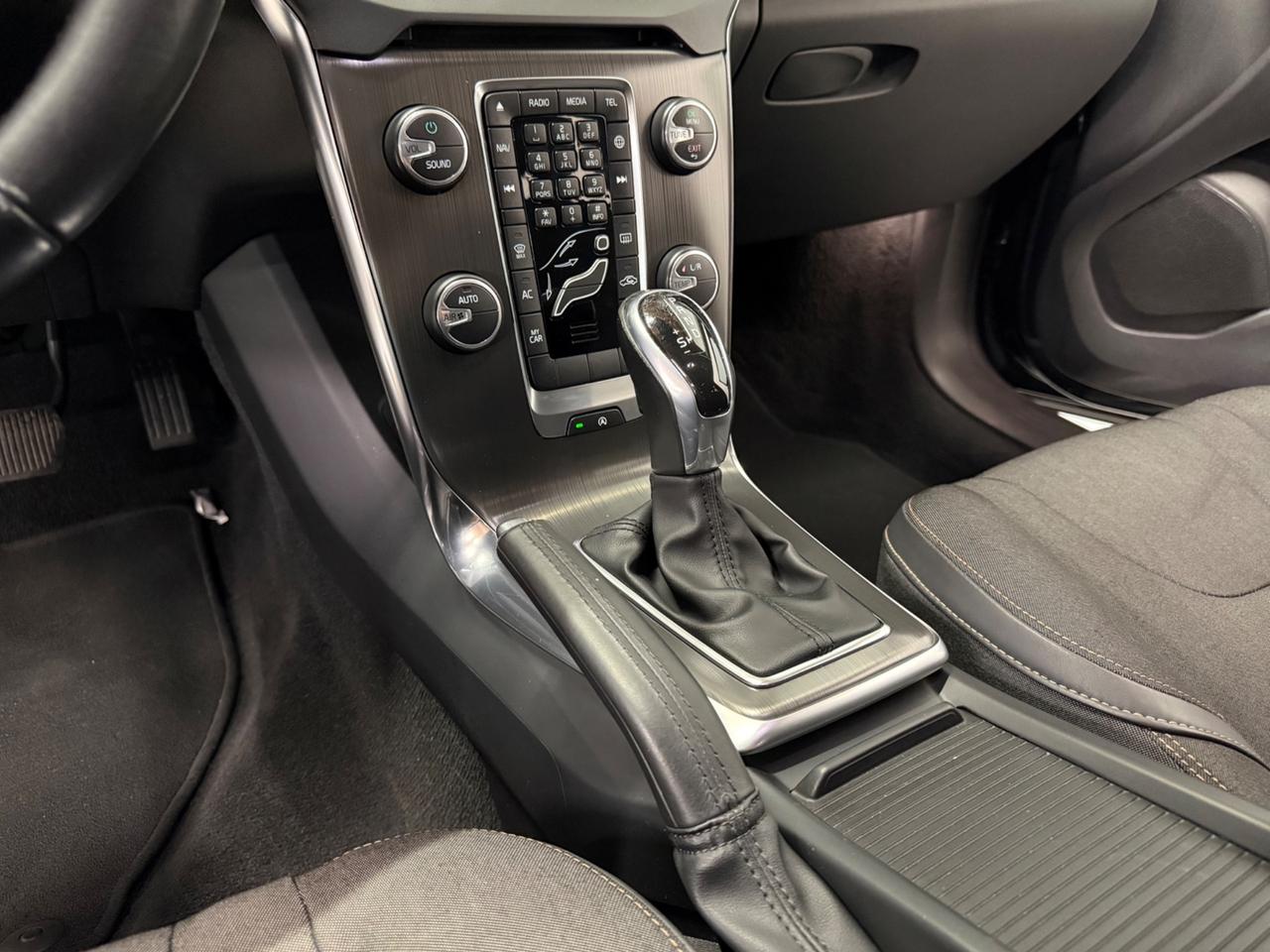 Volvo V40 Cross Country D2 1.6 Powershift Summum