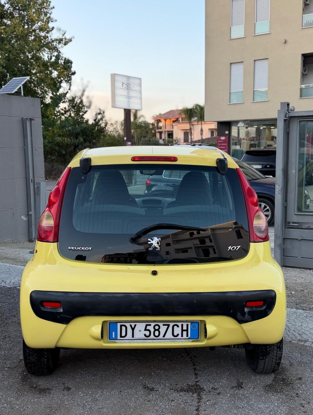 Peugeot 107 1.0 68CV 5p. Sweet Years