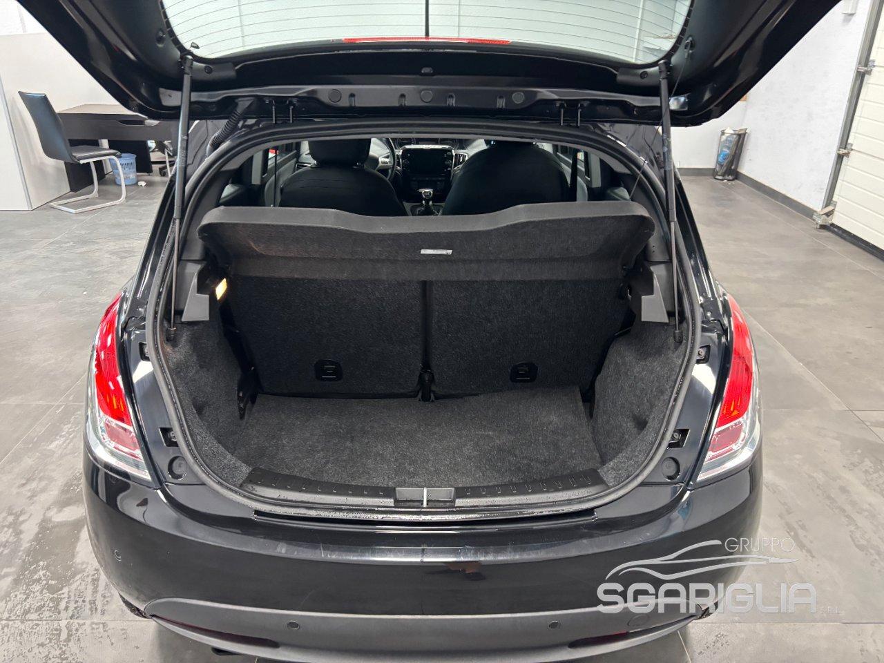 Lancia Ypsilon 1.0 Benzina Hybrid Ecochic Gold 5 Porte
