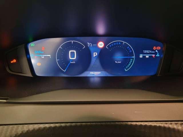 Peugeot 208 1.2 Hybrid Allure 110cv e-dcs 6