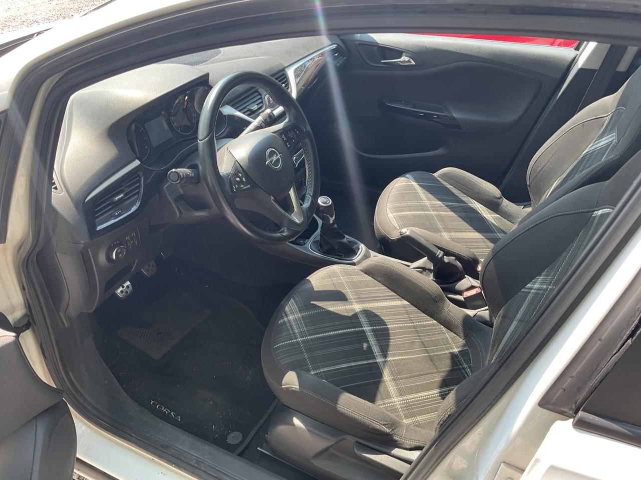 Opel Corsa 1.4 90CV 5 porte n-Joy