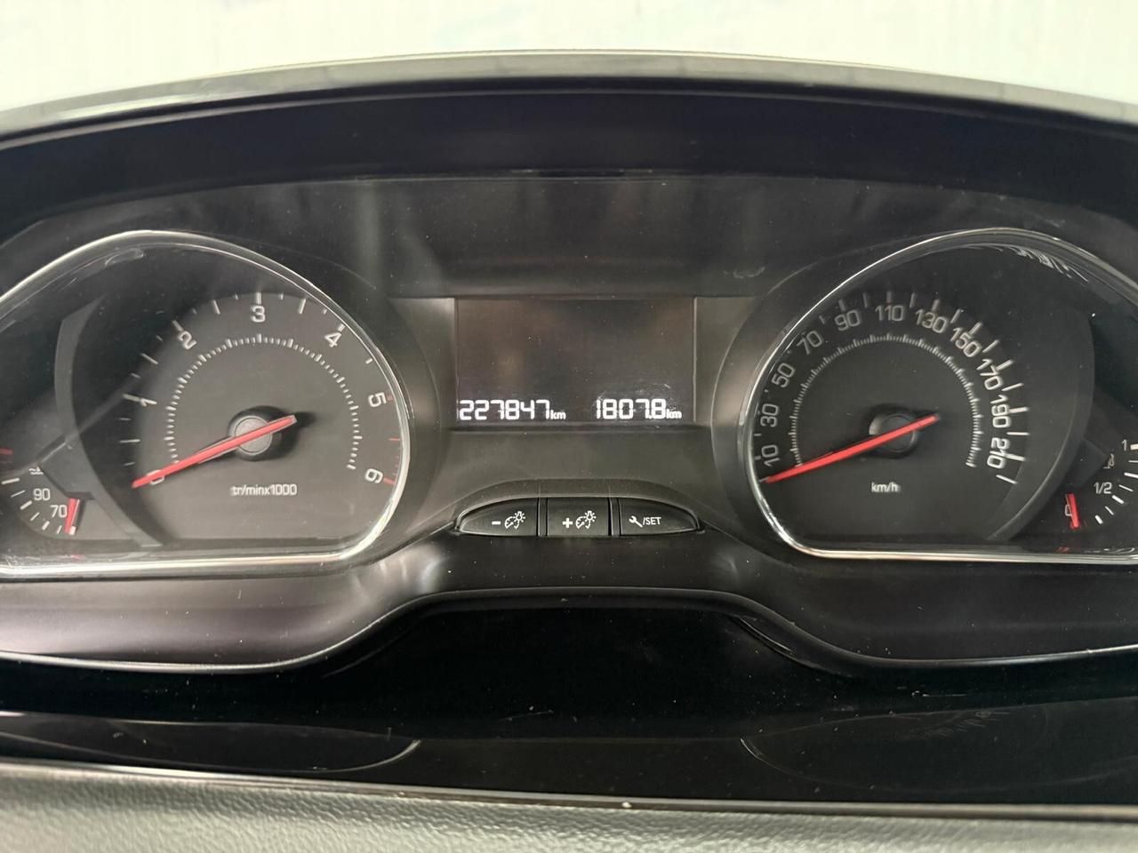 Peugeot 208 1.4 Hdi 68cv 5 porte