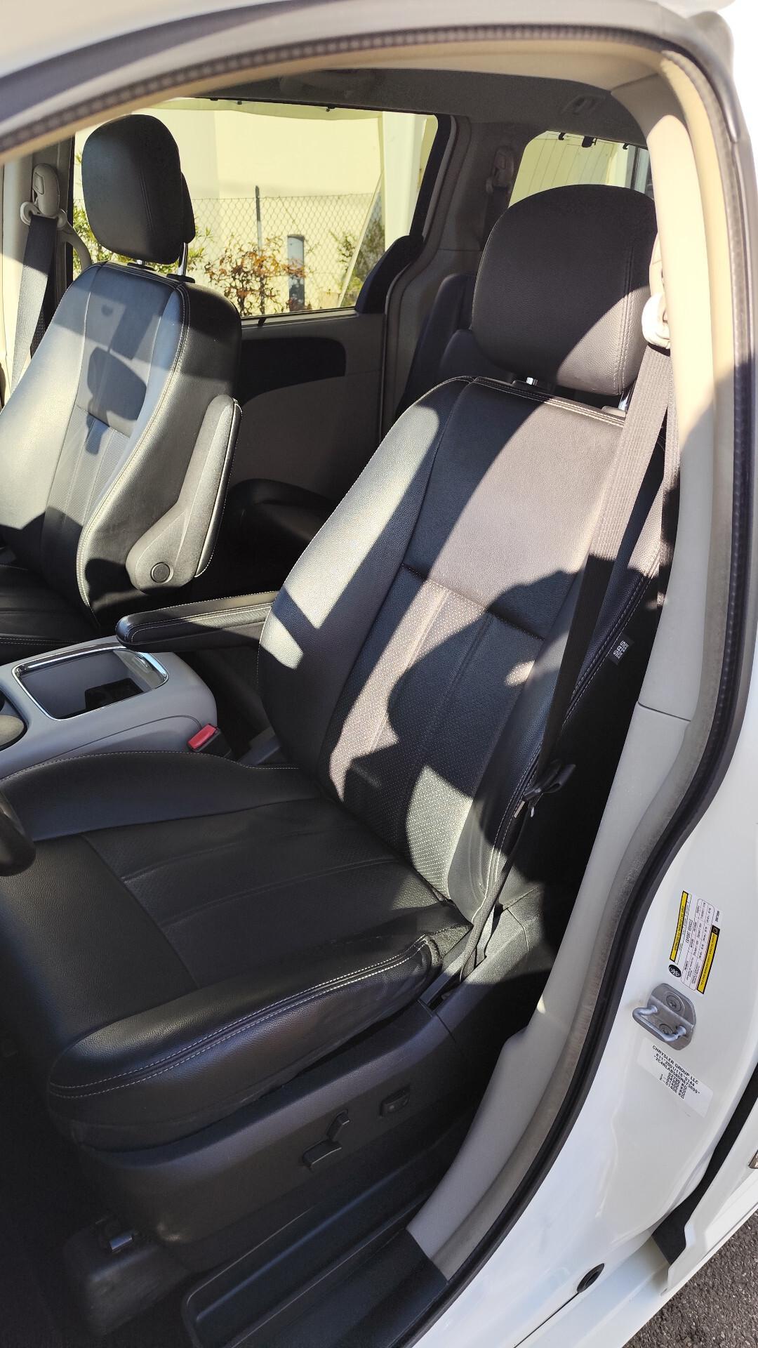 Lancia Voyager 2.8 Turbodiesel Platinum 178 CV