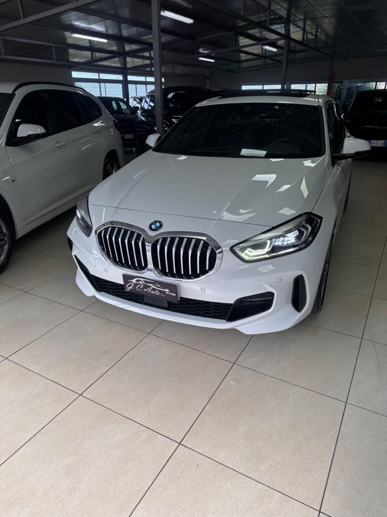 Bmw 118 118d 5p. Msport