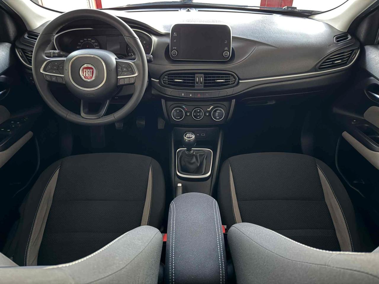 Fiat Tipo 1.4 5 porte 95Cv Lounge NEOPATENTATI