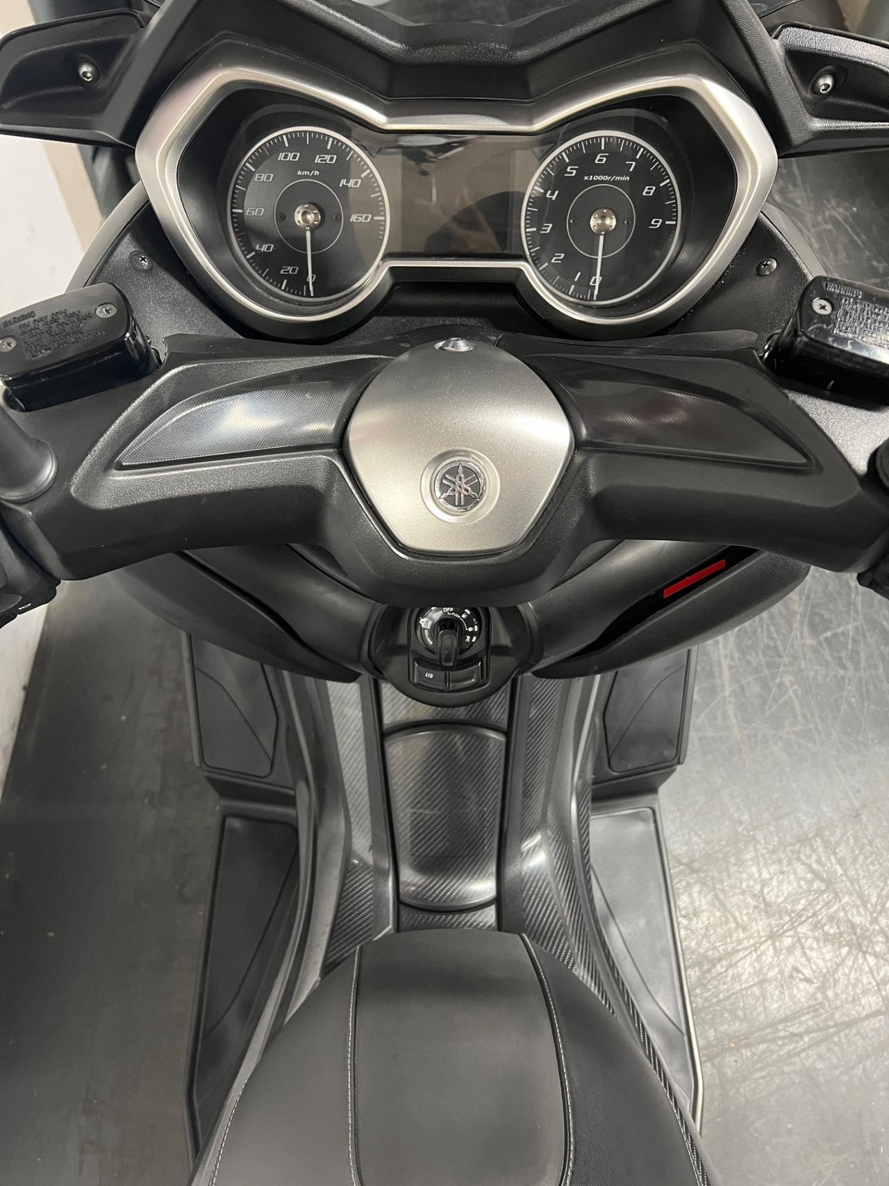 Yamaha X-Max 300