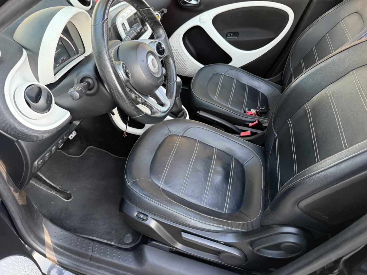 Smart ForFour 60 1.0 Black Passion