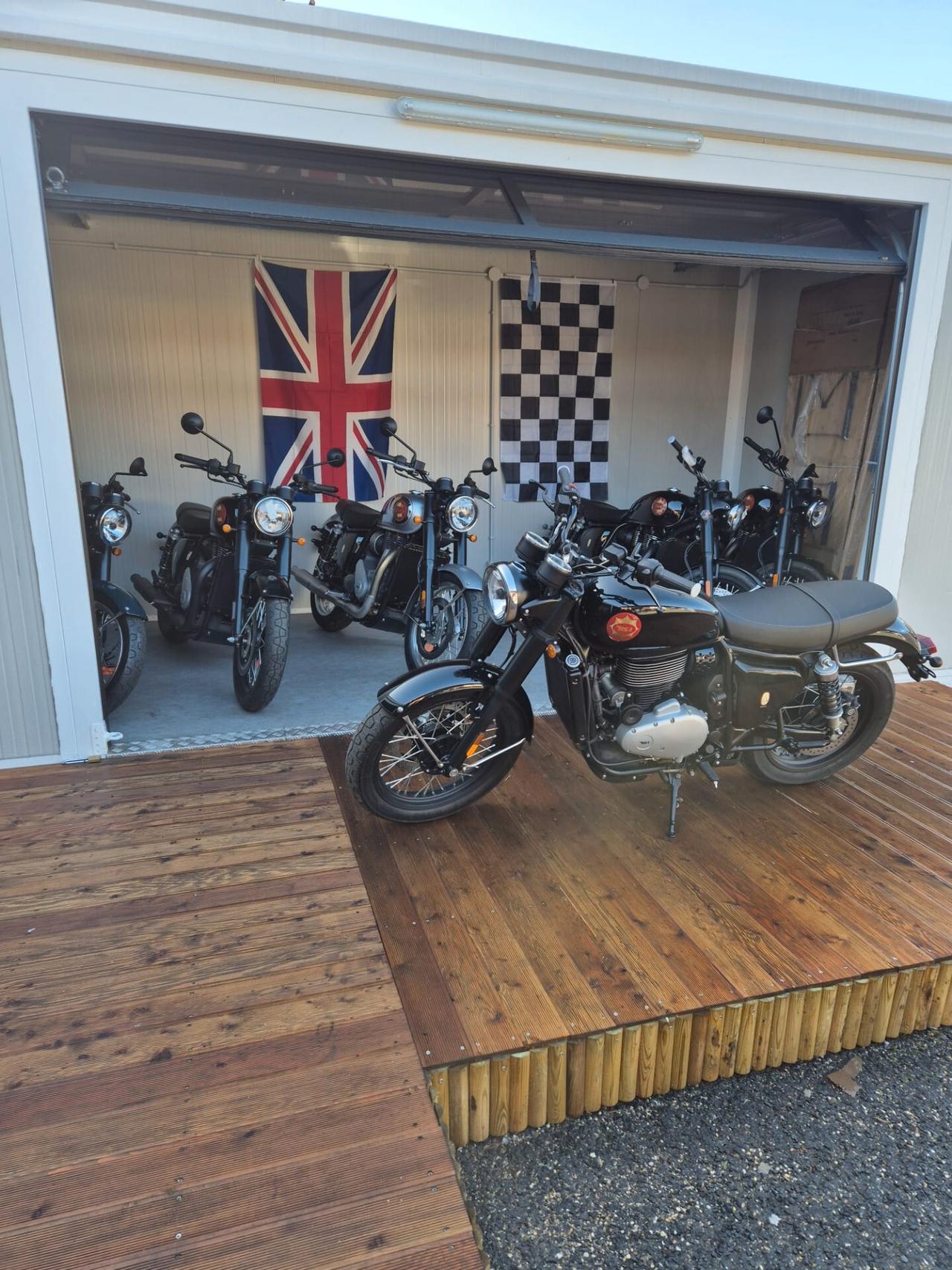 Bsa Gold Star 650 Shadow Black 2025