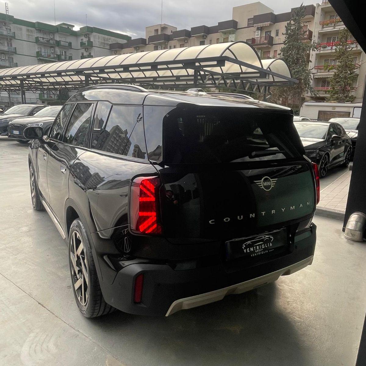 Mini Countryman U25 2.0 48V Favoured auto