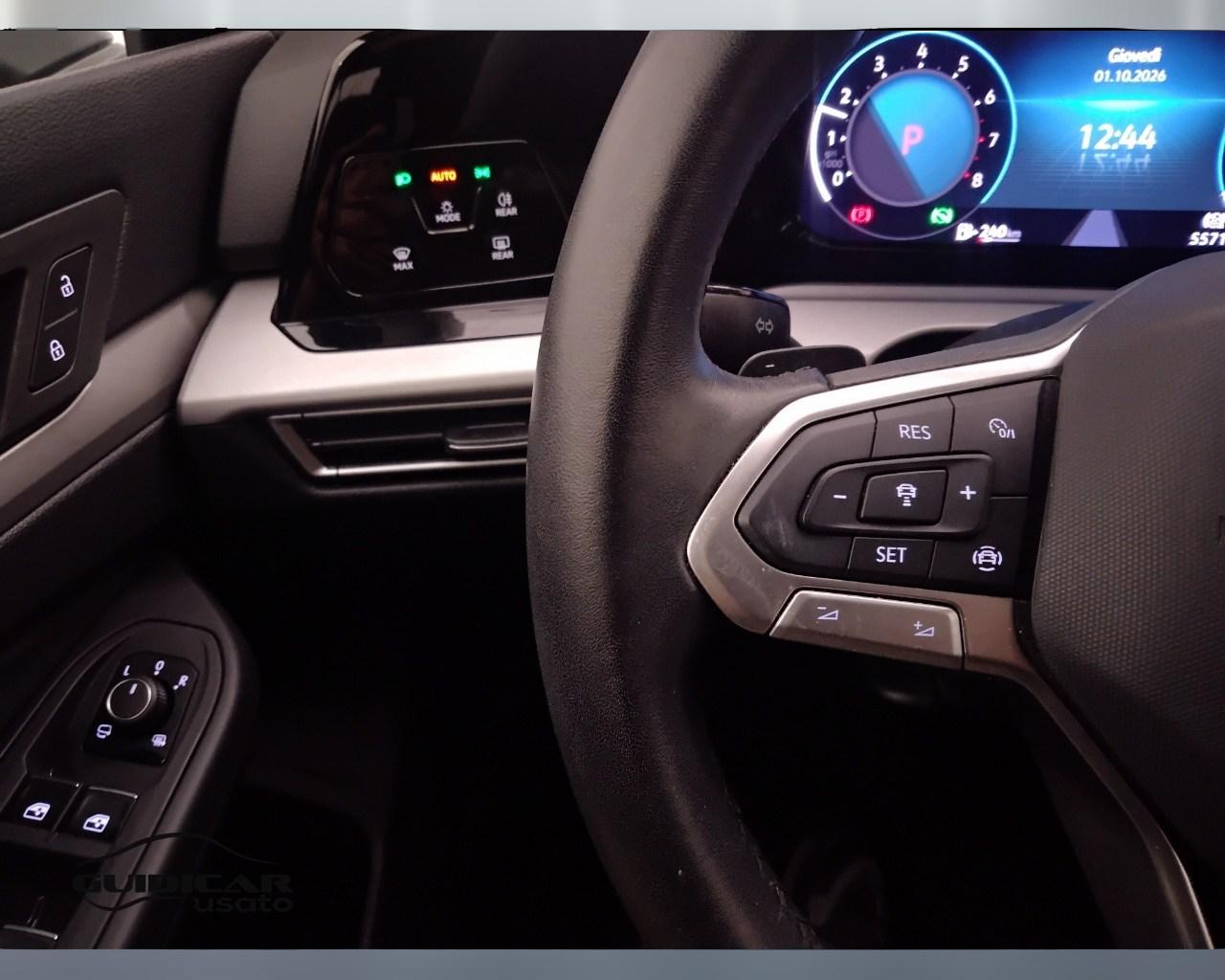 VOLKSWAGEN Golf VIII 2020 - Golf 1.0 etsi evo Life 110cv dsg