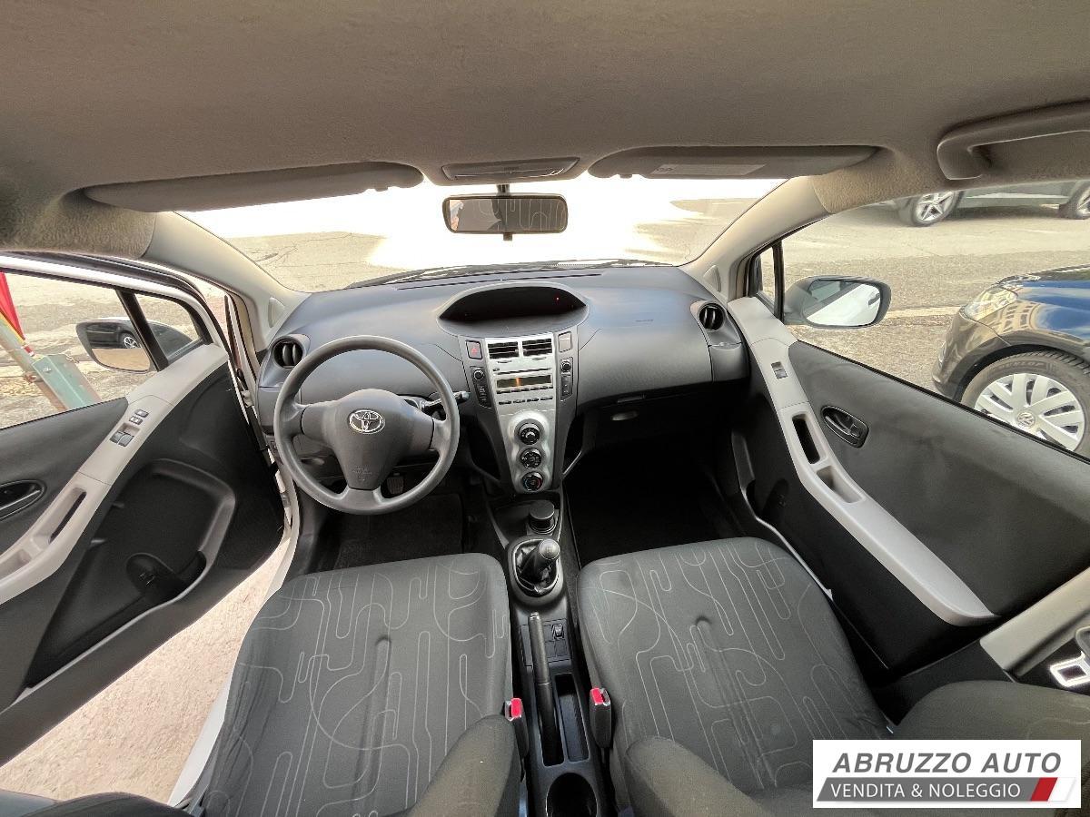 TOYOTA Yaris 1.0 5 porte Active