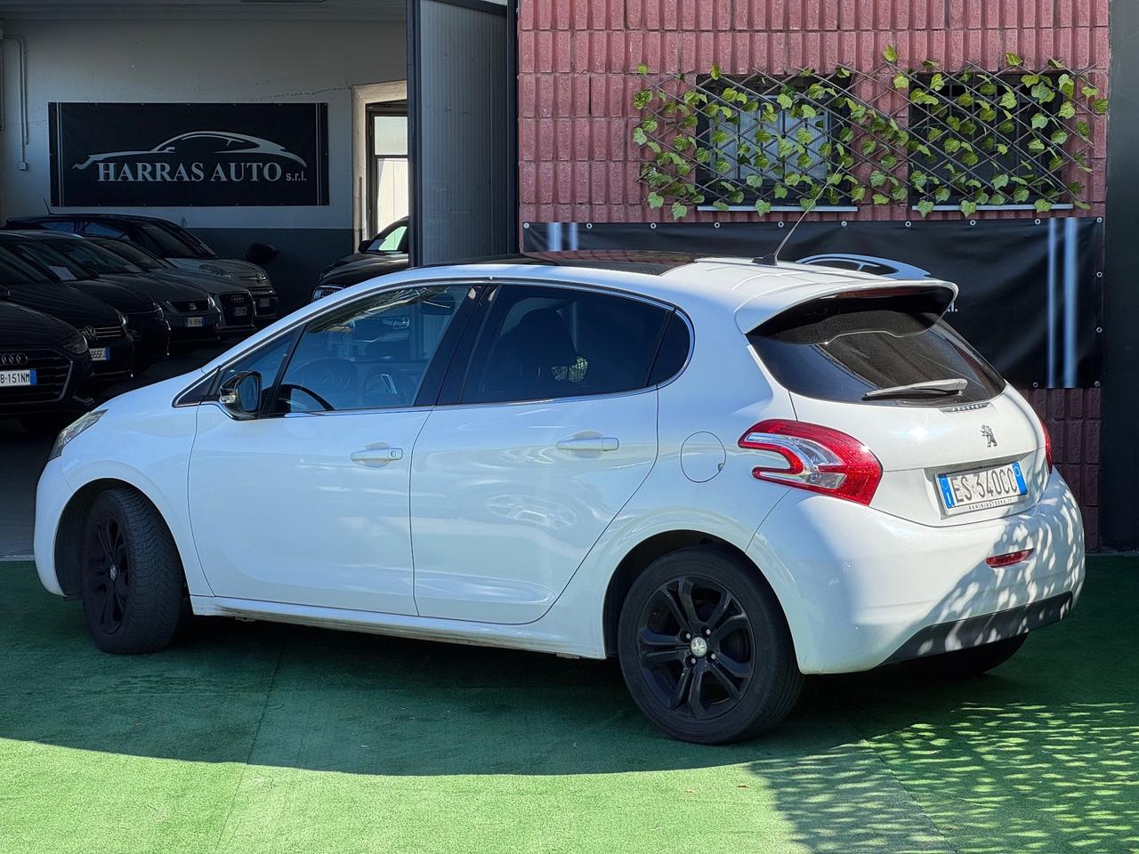 Peugeot 208 1.4 HDi 68 CV 5 porte Allure