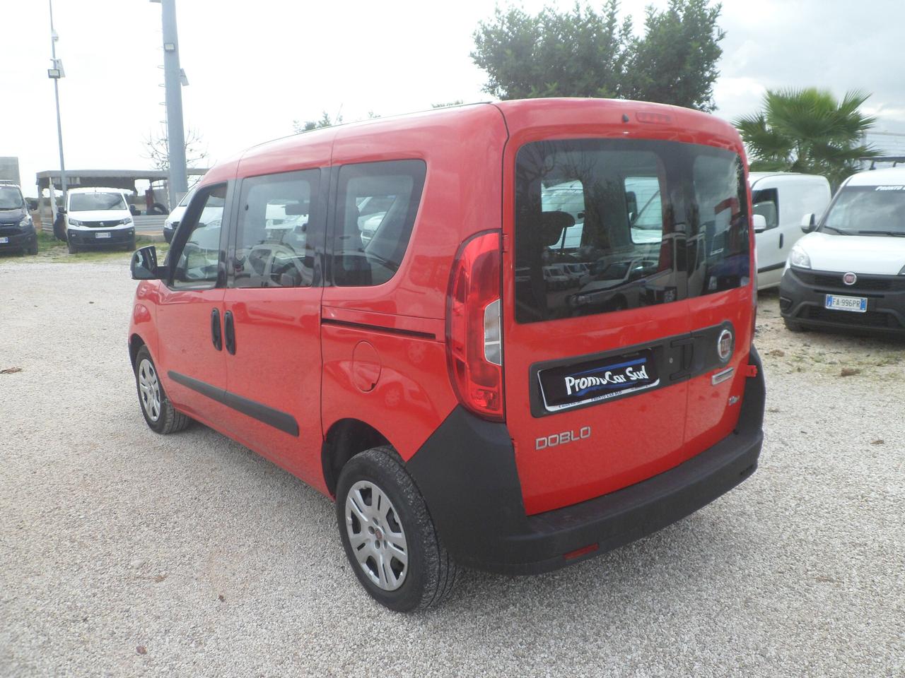 Fiat Doblo 5 posti autocarro