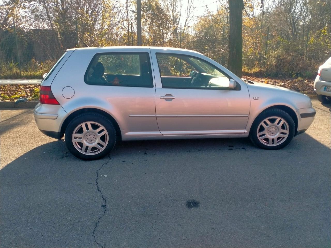 Volkswagen Golf 1.6 16V cat 3 porte Comfortline