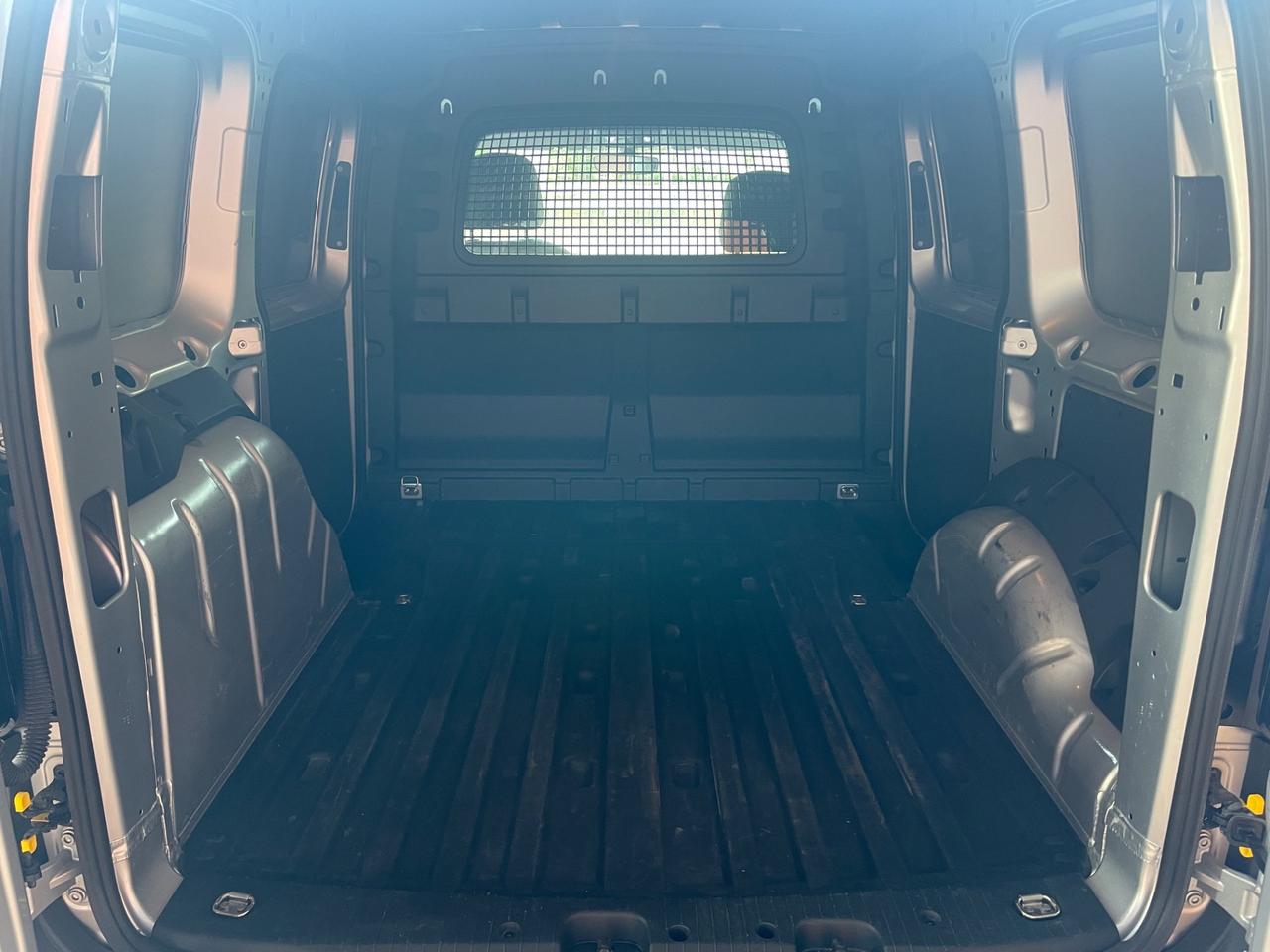 Volkswagen Caddy 2.0 TDI 122 CV 4Motion Furgone Business