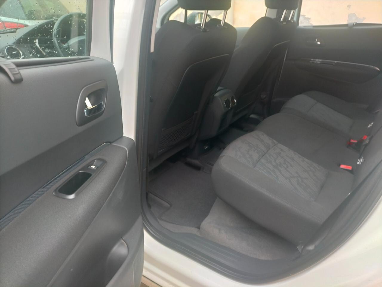 Peugeot 3008 1.6 HDi 112CV Outdoor