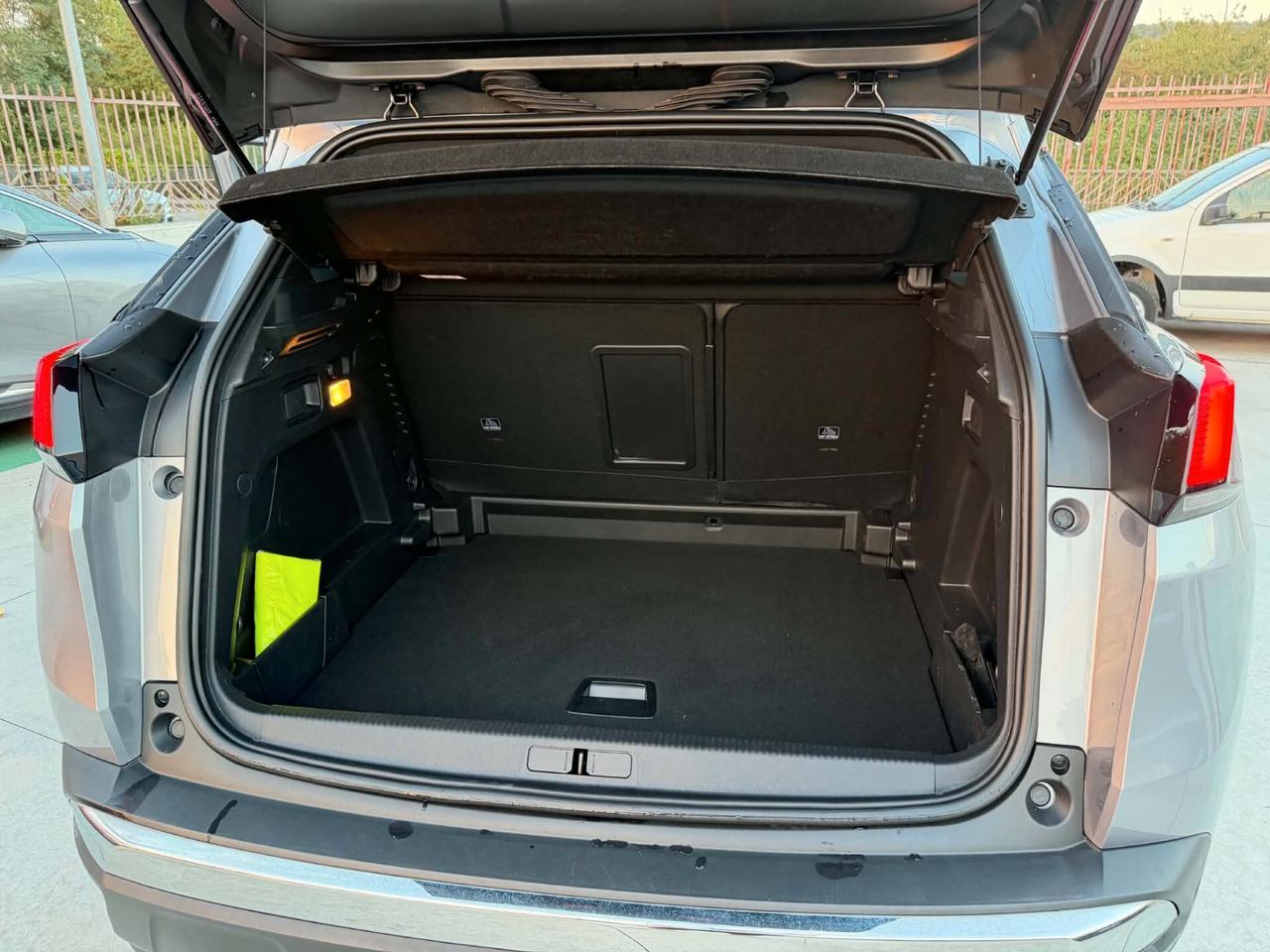 Peugeot 3008 1.5 130CV -AT8- ALLURE PACK