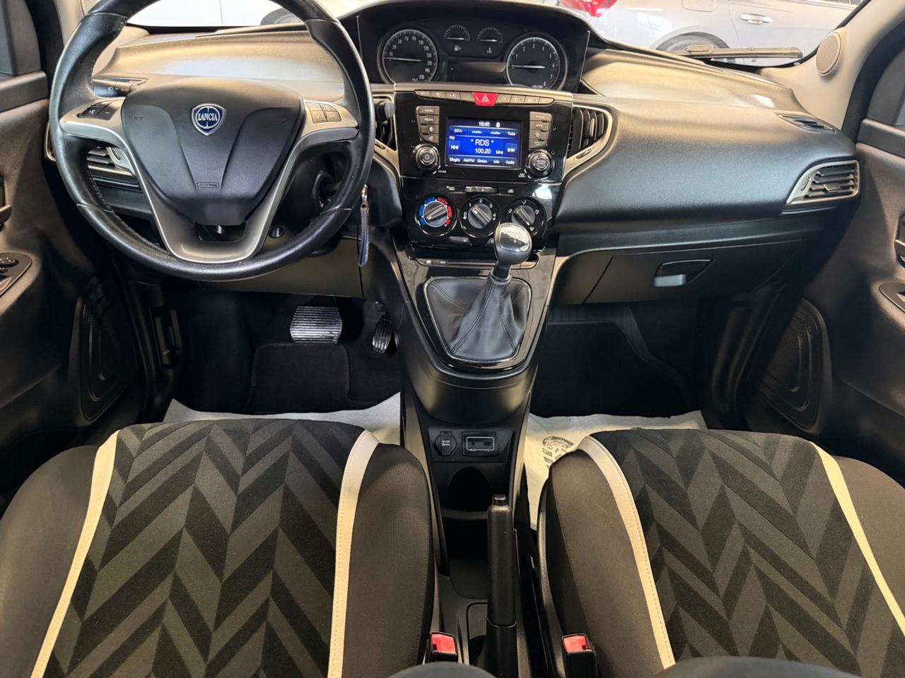 Lancia Ypsilon 0.9 TwinAir 85 CV 5 porte S&S DFN Gold