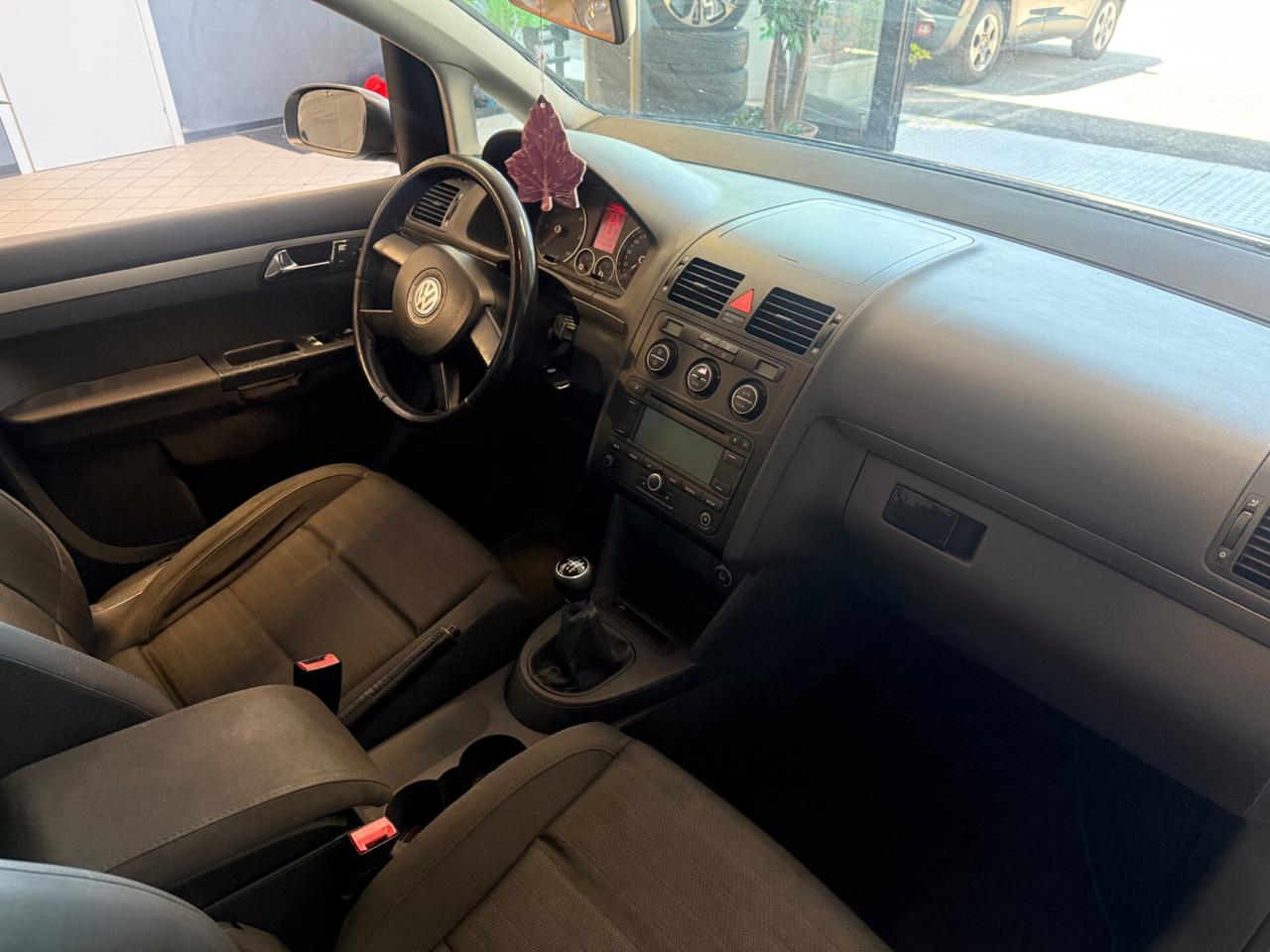 Volkswagen Touran 2.0 16V TDI Highline 7 POSTI!!