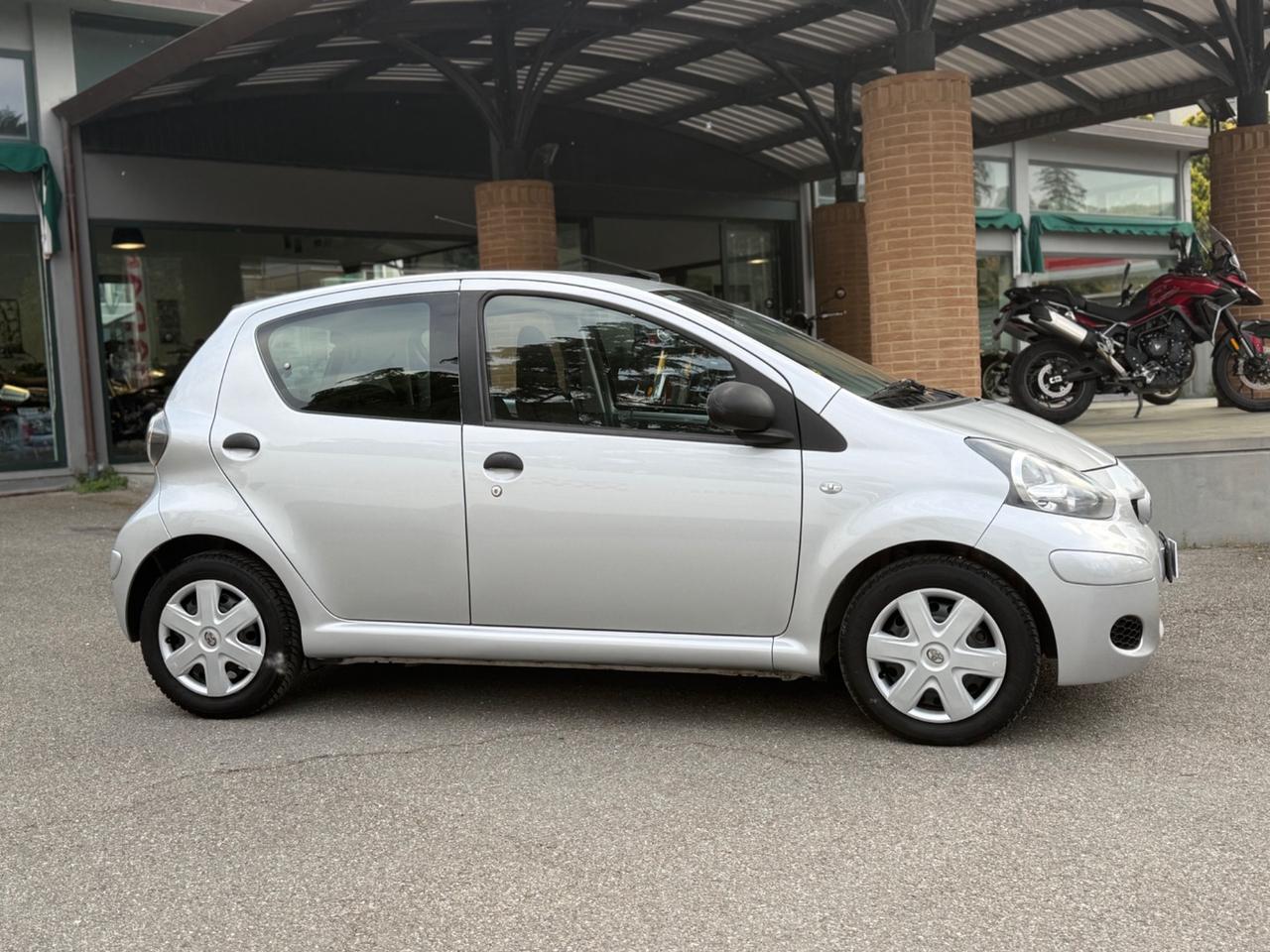 Toyota Aygo 1.0 12V VVT-i 5 porte Sol Connect