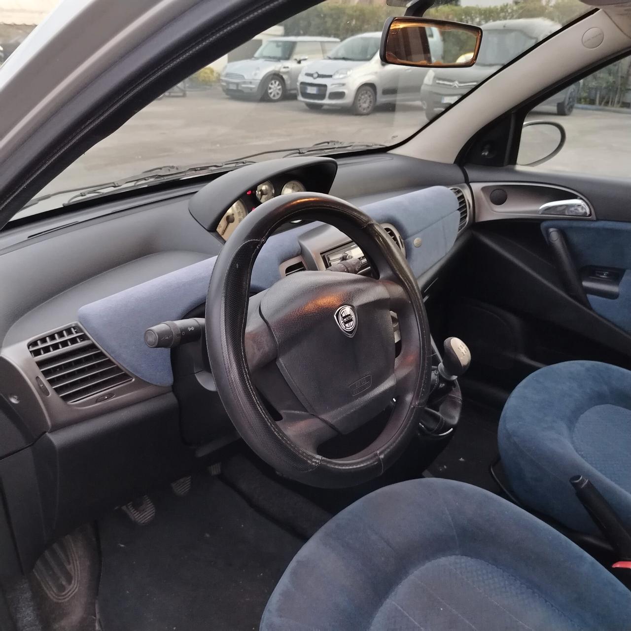 Lancia Ypsilon 1.2 16V Argento