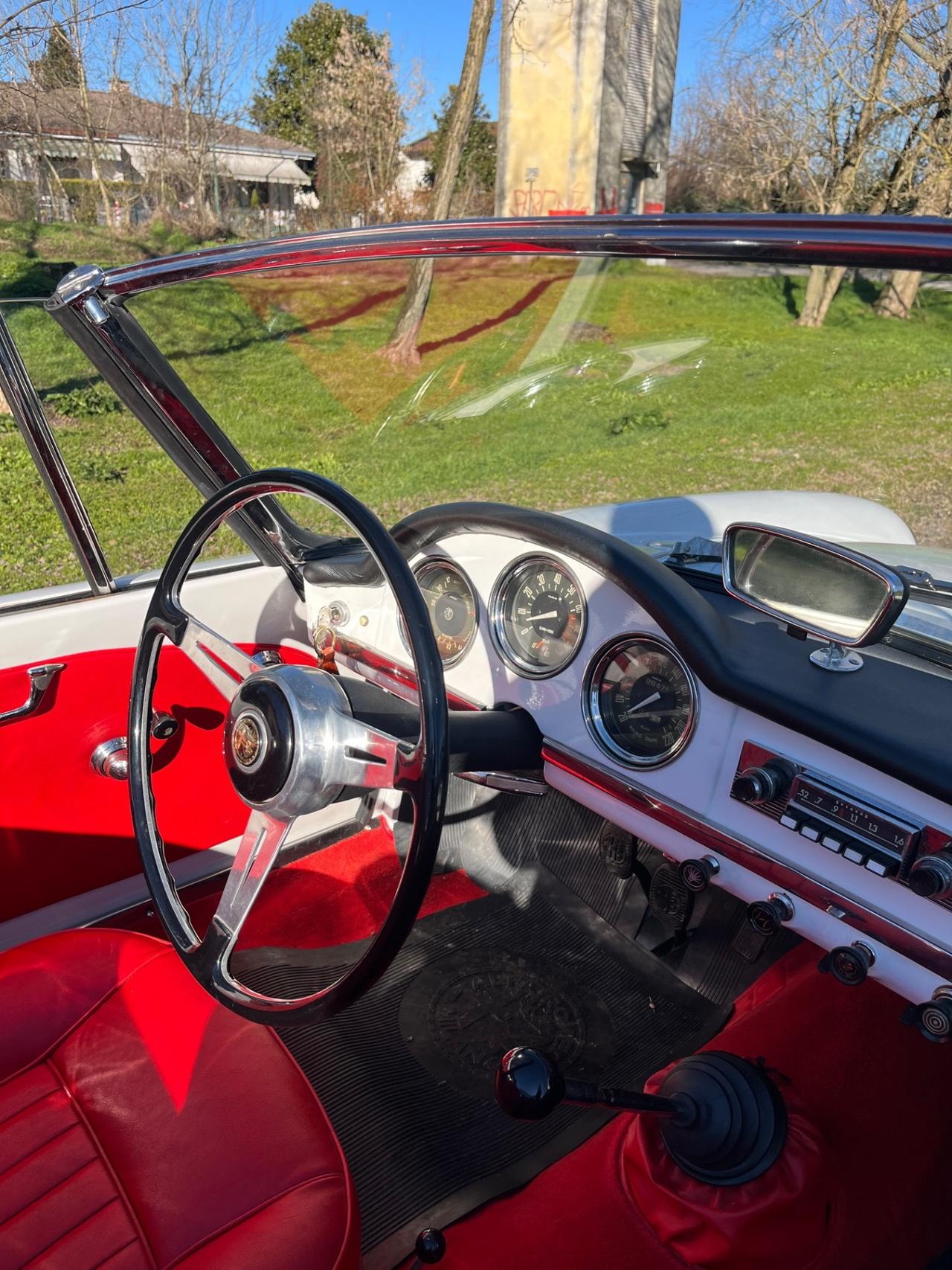 Alfa Romeo Giulia Spider