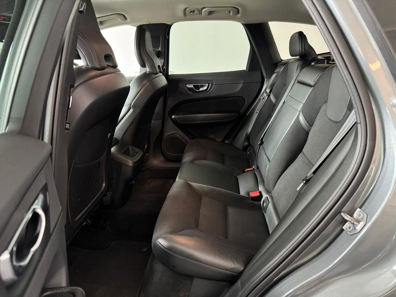 Volvo XC60 2.0 d4 190cv Awd Momentum Cockpit Full