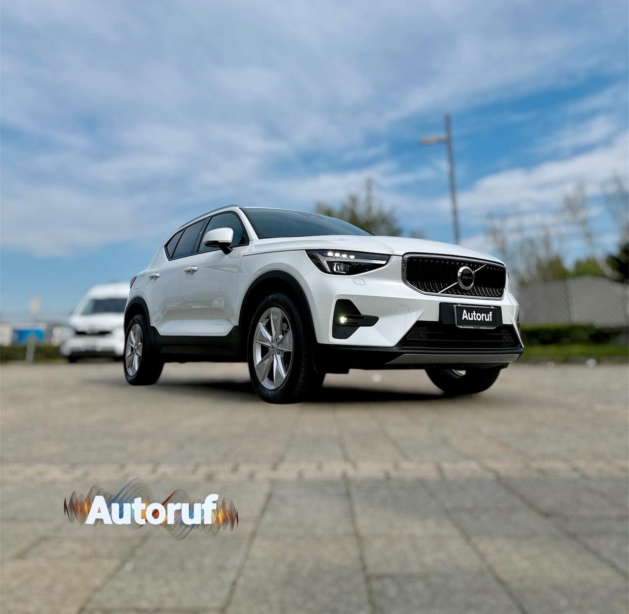 Volvo XC40 Mild Hybrid B3 163cv Crystal White 2025