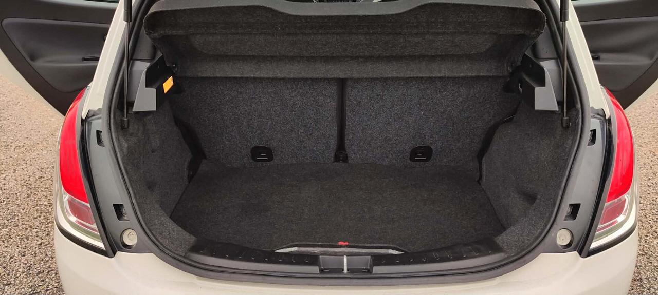 Lancia Ypsilon 0.9 TwinAir 85 CV 5 porte Metano Ecochic Gold