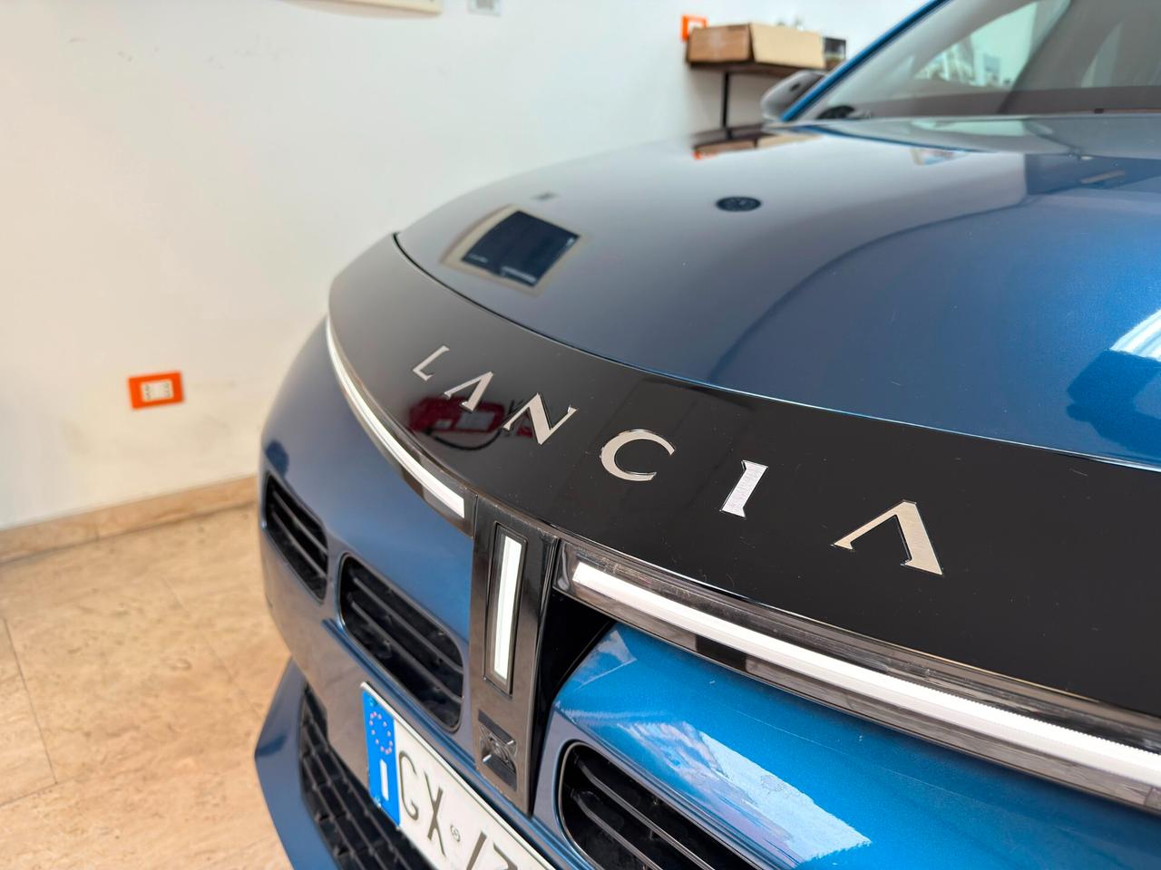 Lancia Ypsilon Hybrid 110CV e-DCT Edizione Cassina