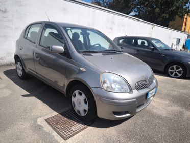 Toyota Yaris 1.0i 16V cat 5 porte Sol