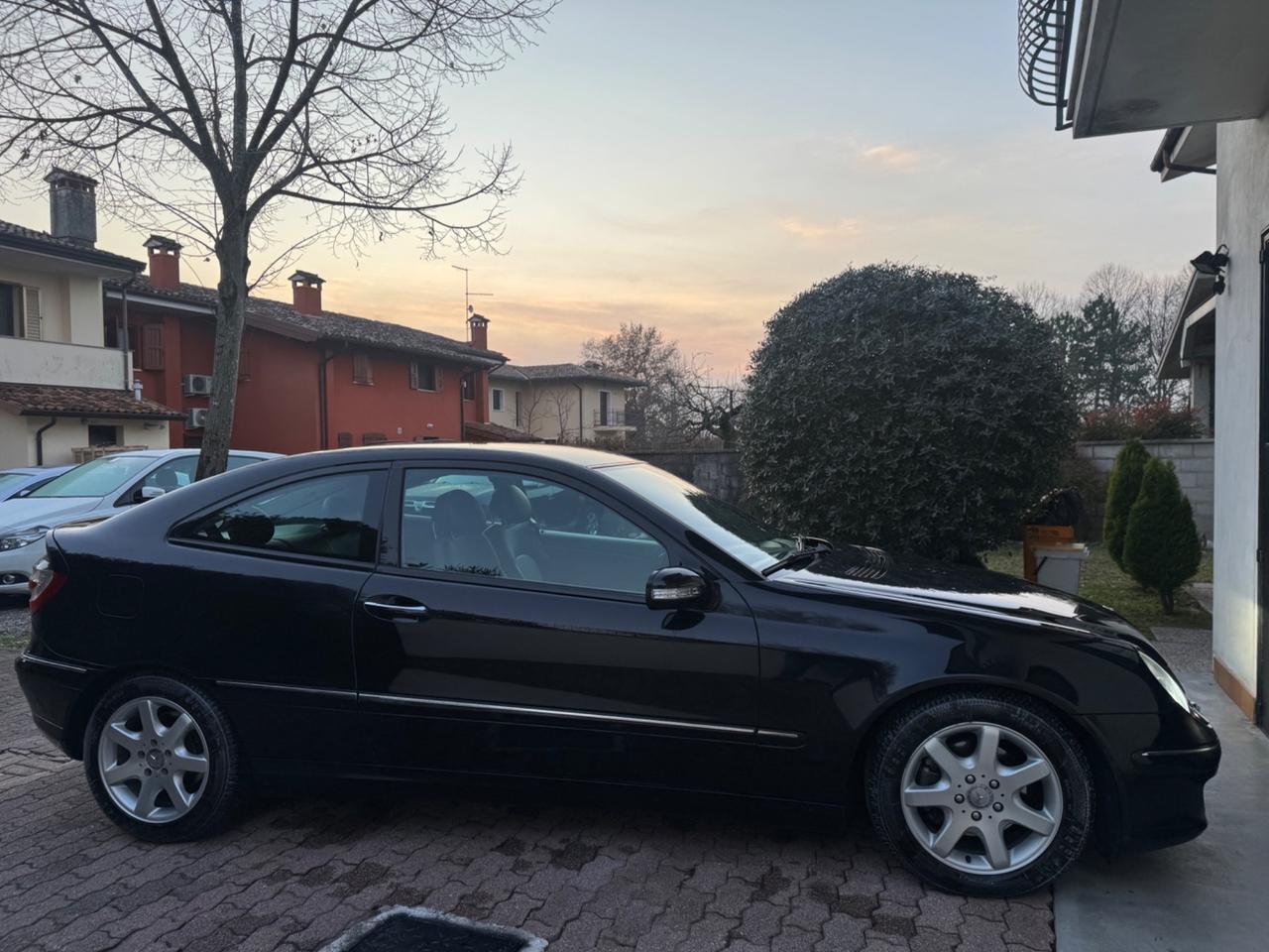 Mercedes-benz C 220 C 220 CDI cat Sportcoupé Avantgarde